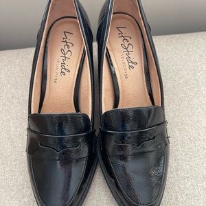 LifeStride Velocity Black Heeled Loafers Size 7.5
